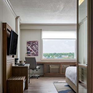 King Room Walk Shower